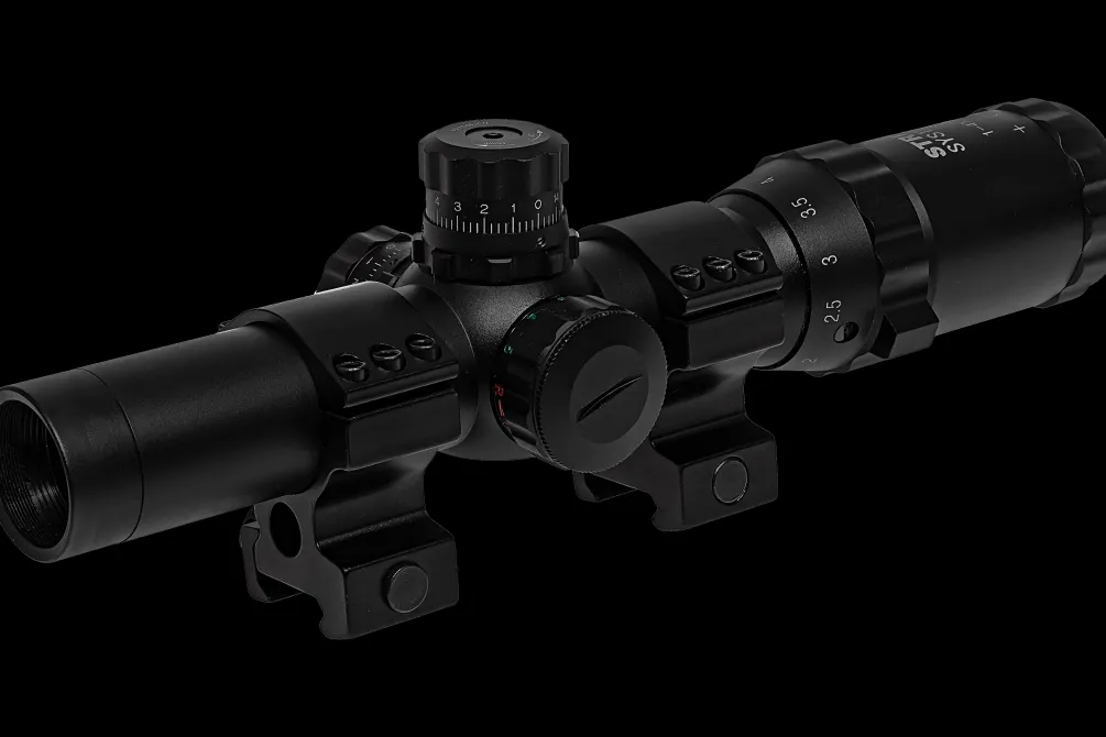 Rodes Short dot scope 1-4×24 CQB med lyskryds – Strike Systems Clearance
